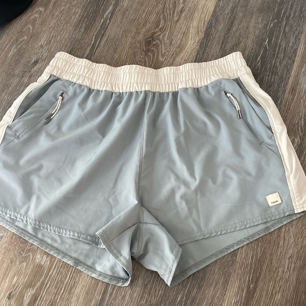 VUORI SHORTS